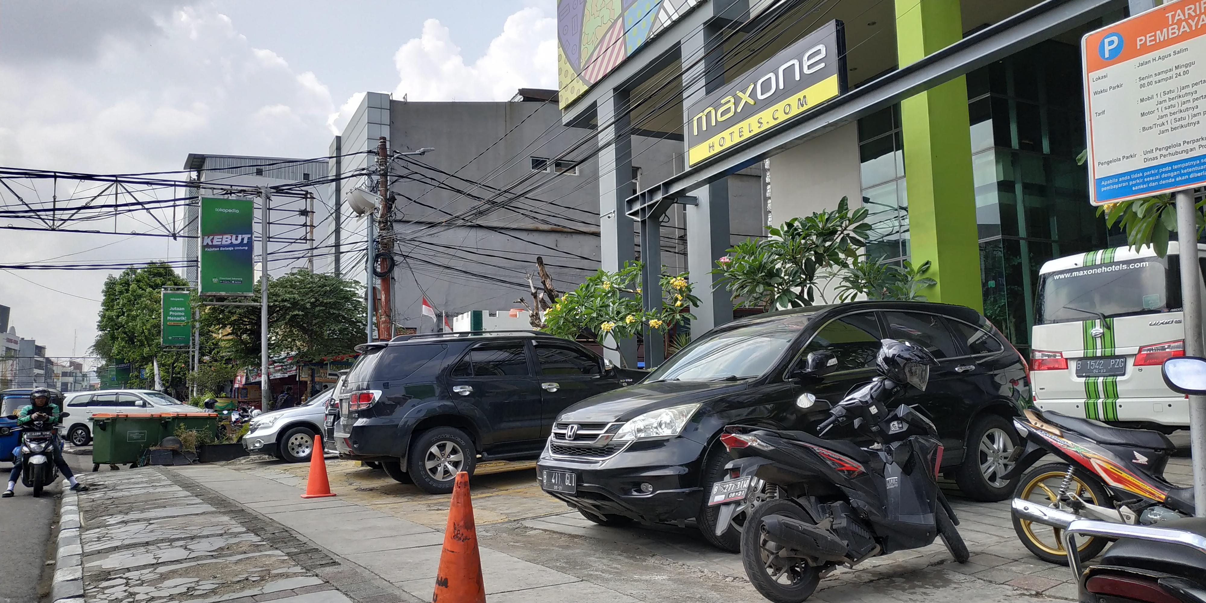 Maxonehotels.Com At Sabang Jakarta Exterior photo