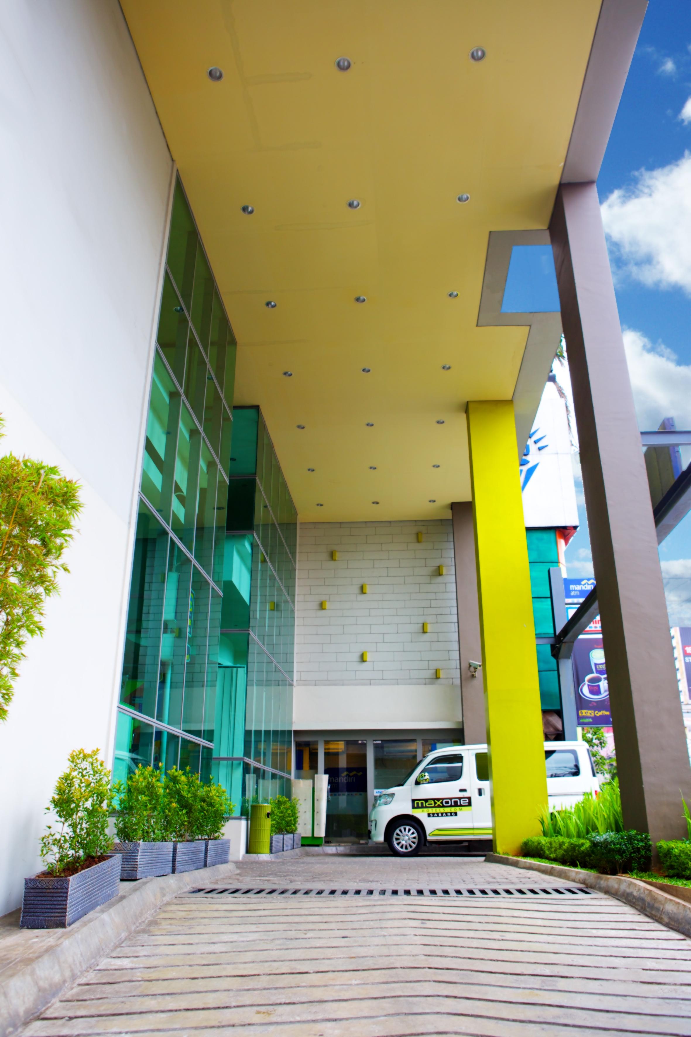 Maxonehotels.Com At Sabang Jakarta Exterior photo